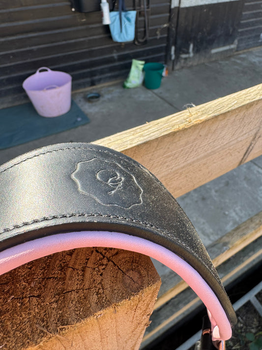 Beautiful black leather head collar with pale pink padding & rose gold buckles.